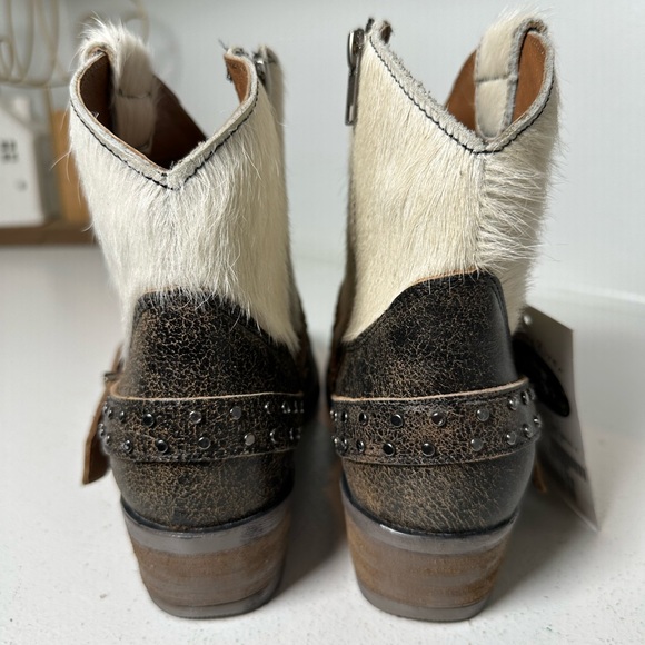 Sterling River Cowhide Harness Women’s 7.5 Western Ankle Boots Hair On Hide - Picture 7 of 10